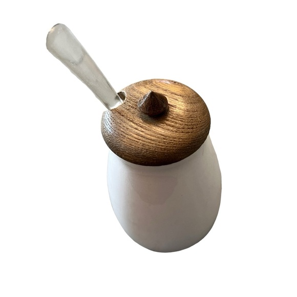 Vintage Mustard Jar with Wooden Lid and Plastic Spoon - Picture 3 of 4